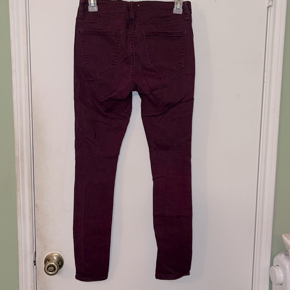 Burgundy ripped jeans - Picture 2 of 2